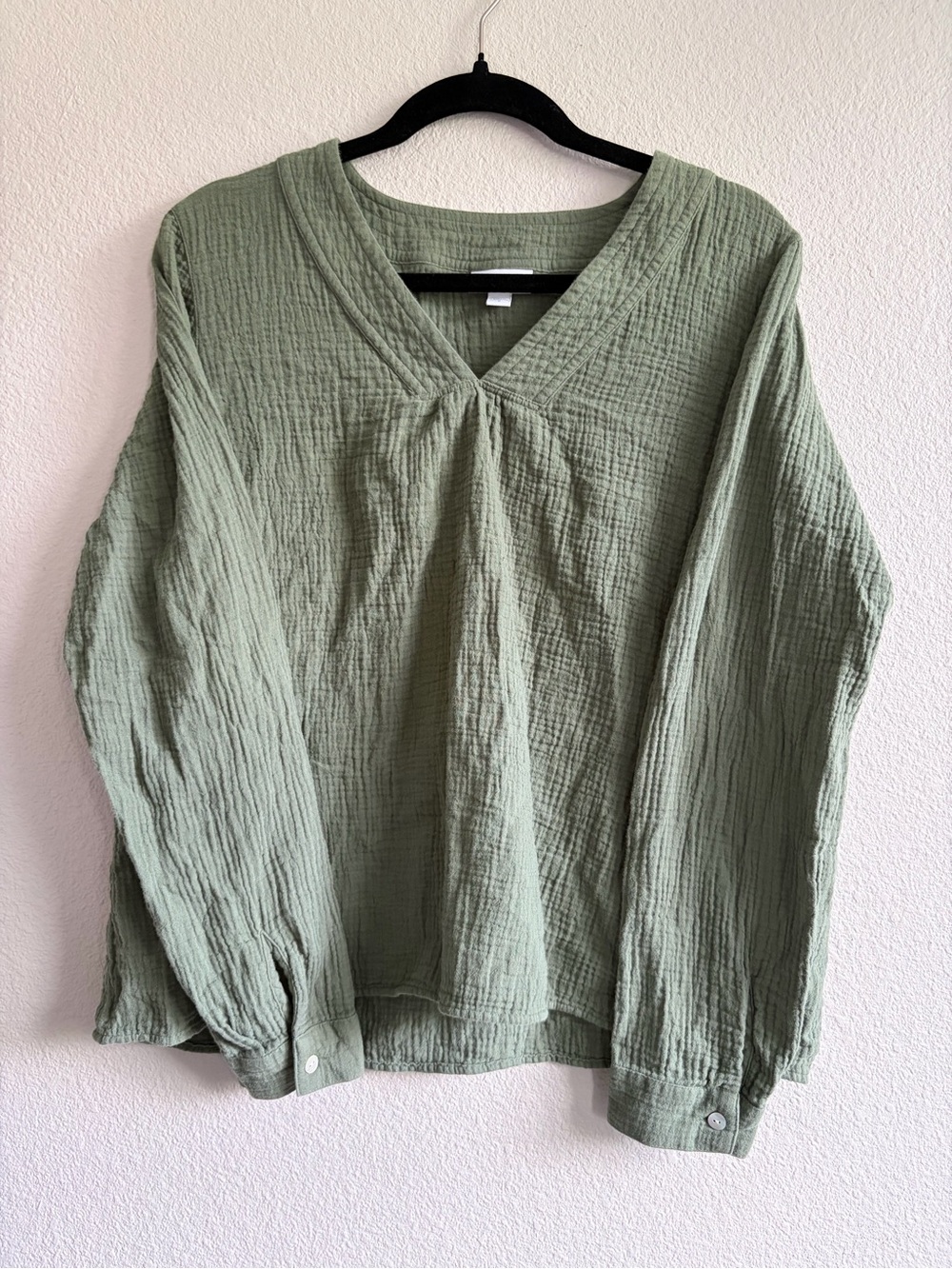 J. Jill Sage Green Crinkled V-Neck Long Sleeve Tunic